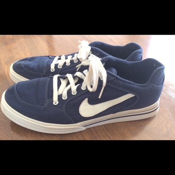 nike blue canvas shoes